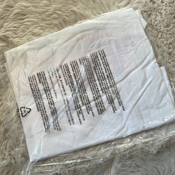 Juice Wrld x Vlone Butterfly T-shirt "Legends Never
Die" - Picture 5 of 5